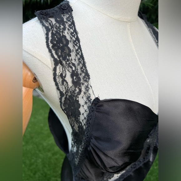 NastyGal Lace Detail Slip On Dress - Picture 3 of 9